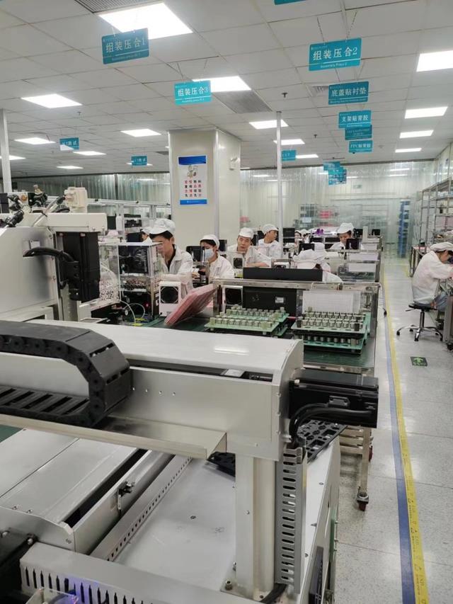 兩江新區(qū)電子企業(yè)中秋趕工忙 產(chǎn)銷兩旺鉚足勁